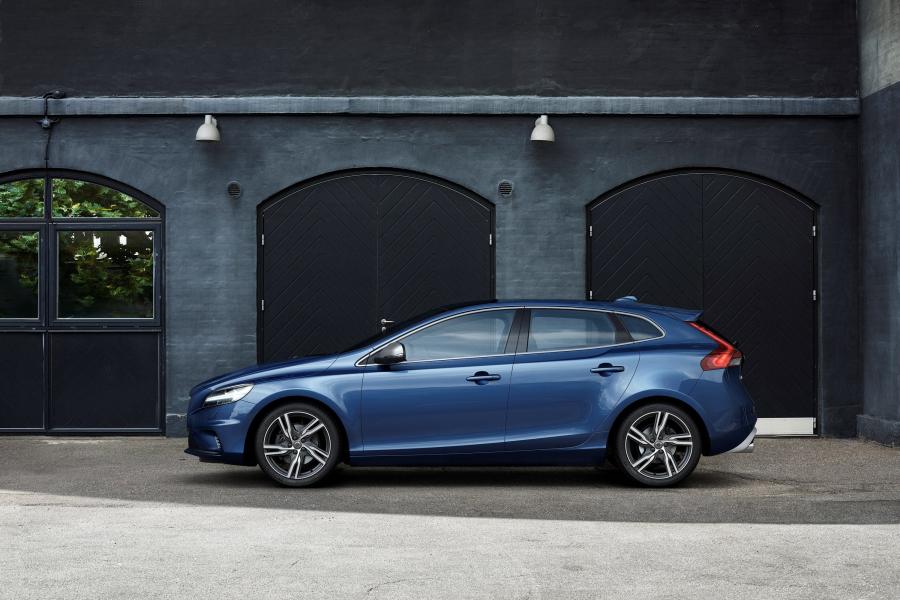  Volvo V40 T5 R-Design 2016 года  (фото 4 из 11)